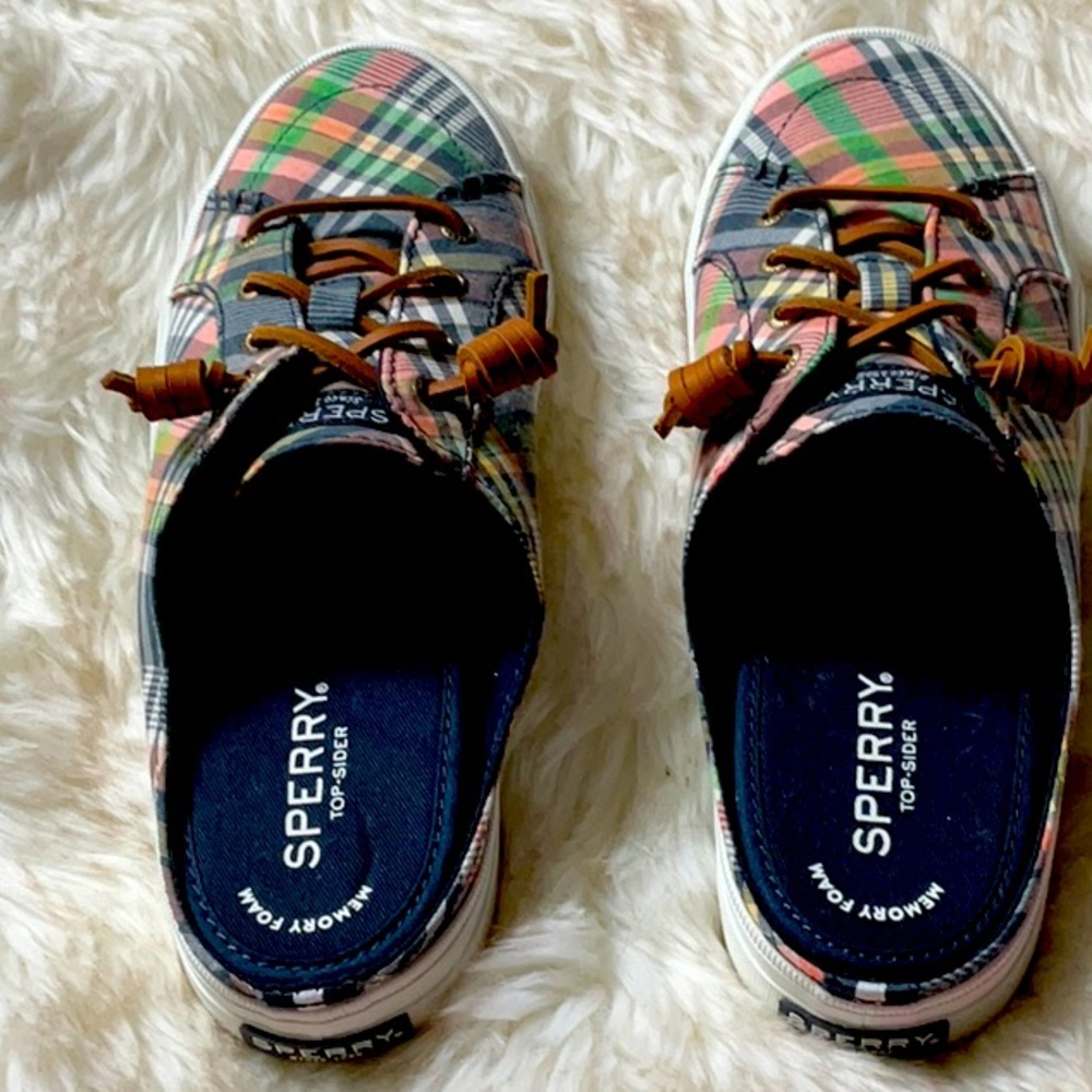 Sperry slip on shoes
